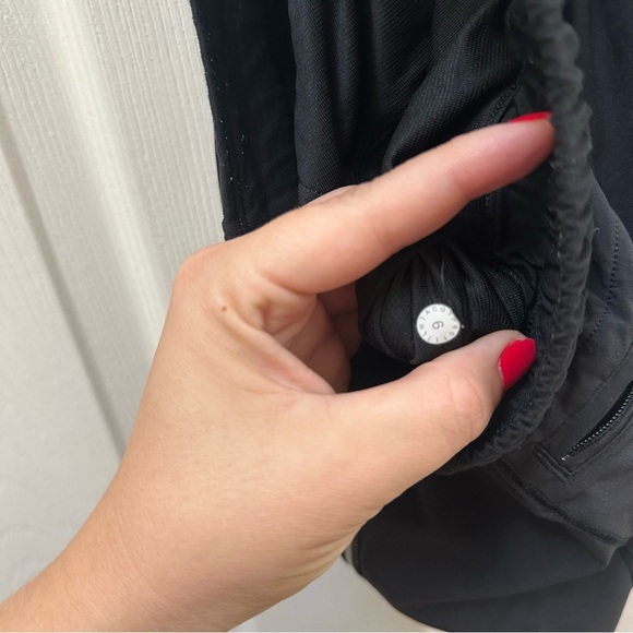 Lululemon Hotty Hot Short (Long 4") Black 6 shorts athletic lined - Picture 5 of 7